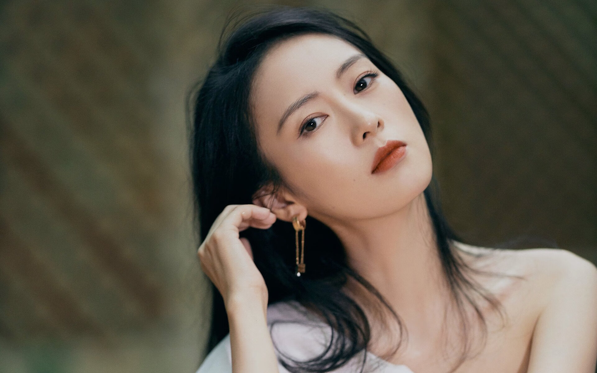 拜仁中场压制破坏比赛节奏取得主动,拜仁中前场