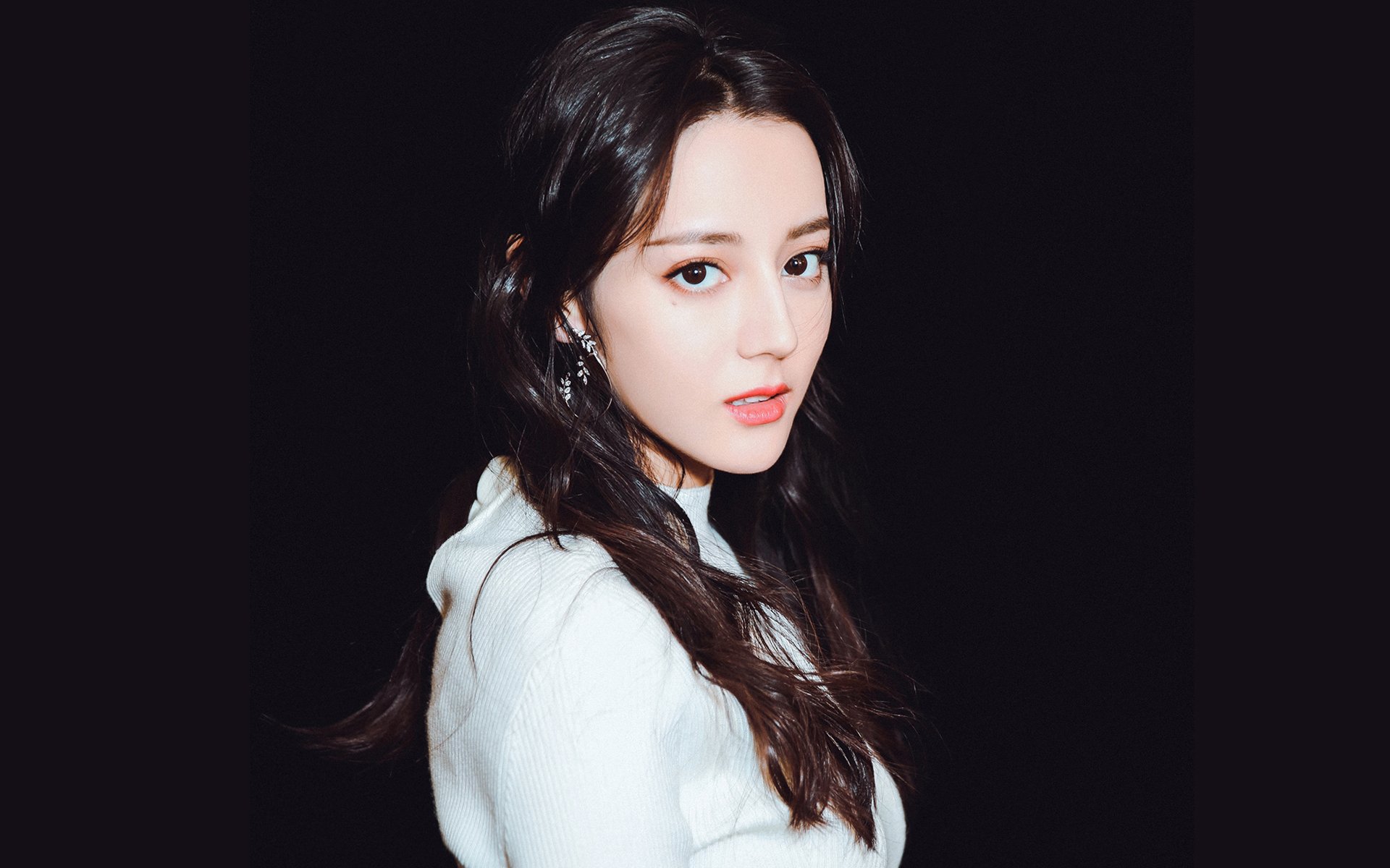 爱游戏下载-篮球进校园公益活动走进边远山区，篮球公益活动宣传